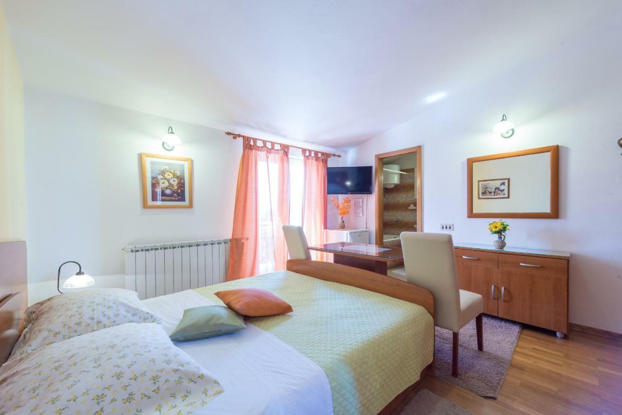 House Jelena Hotel Млини Екстериор снимка