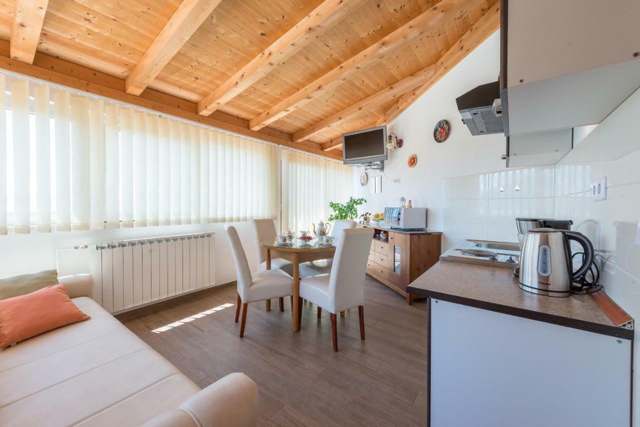 House Jelena Hotel Млини Екстериор снимка